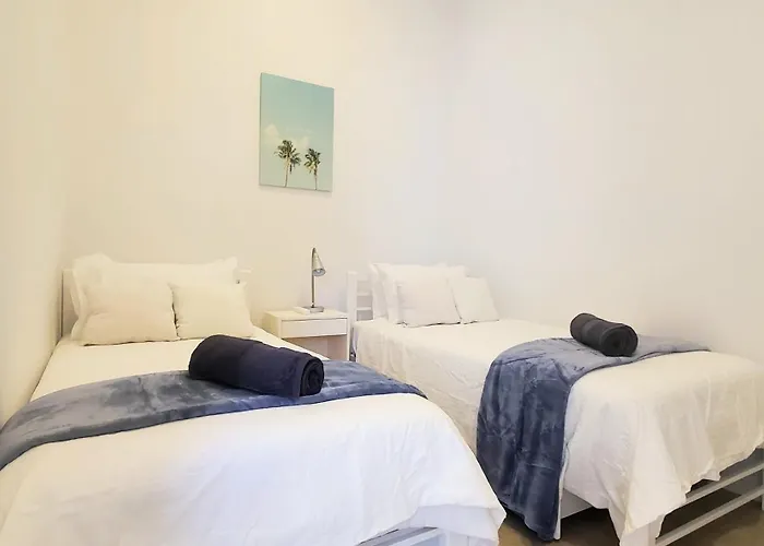 Coastal Salty Kiss Sleeps 4!