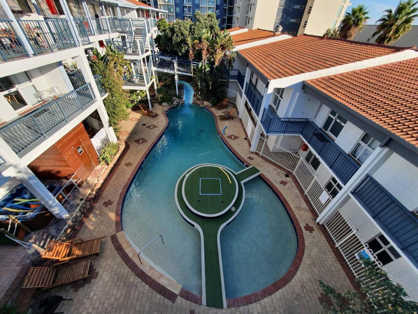 Apartment Coastal Salty Kiss Sleeps 4! *